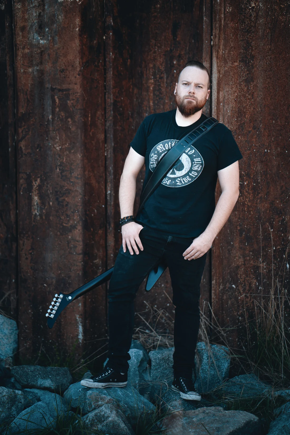 Dennis – Leadgitarre